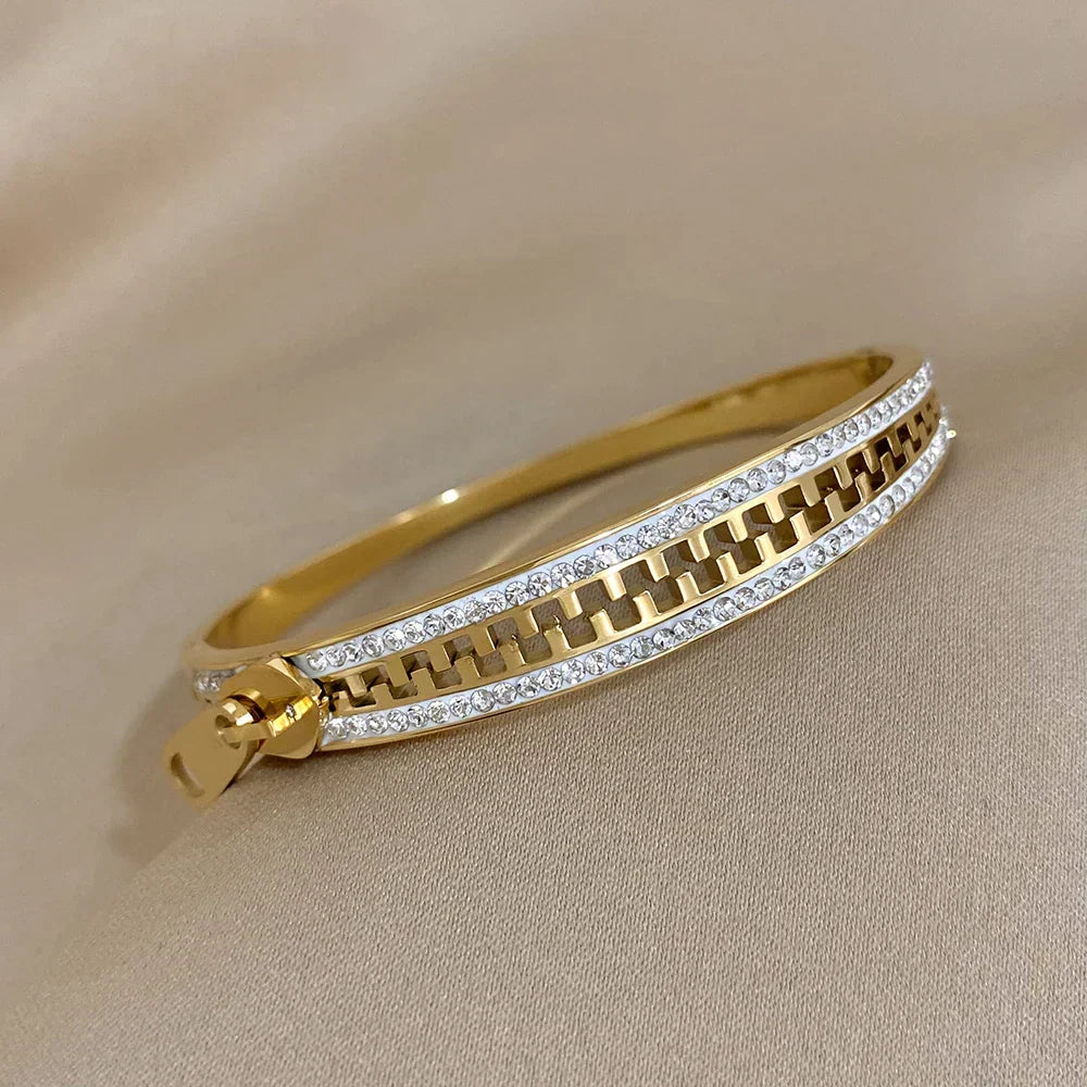 Zip Hand Charming Bracelet