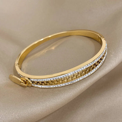 Zip Hand Charming Bracelet